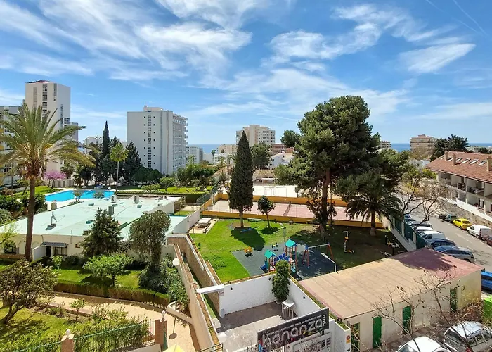 Cozy Apartment In Benalmadena Costa With Kitchen